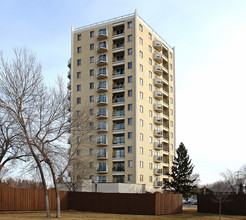 Central Hi-Rise Apartments in St. Paul, MN - Building Photo - Building Photo