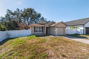 2174 19th Ave SW in Largo, FL - Building Photo