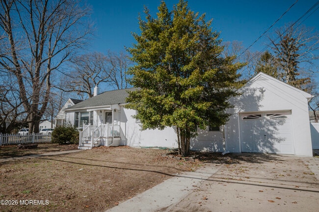 295 Roosevelt Ave in Ocean Township, NJ - Building Photo - Building Photo