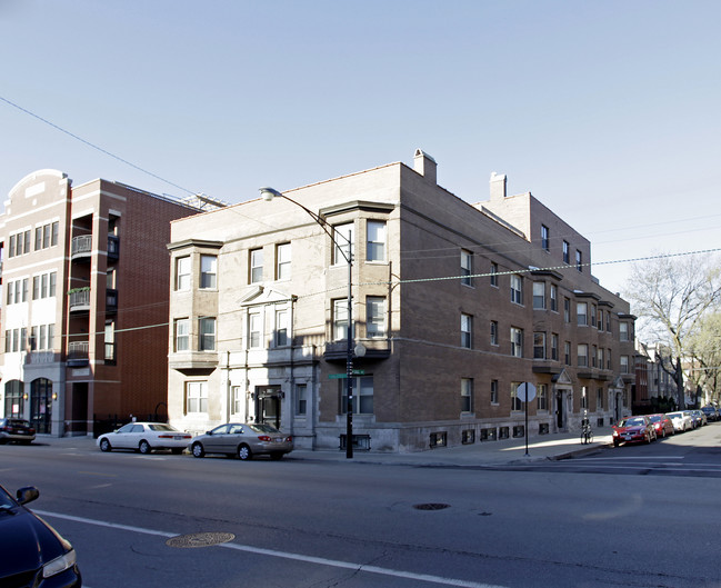 807 W Lill Ave in Chicago, IL - Foto de edificio - Building Photo