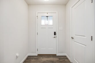 194 Cresting Rd in Fairborn, OH - Building Photo - Building Photo