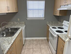 2719 W Tharpe St in Tallahassee, FL - Building Photo - Building Photo