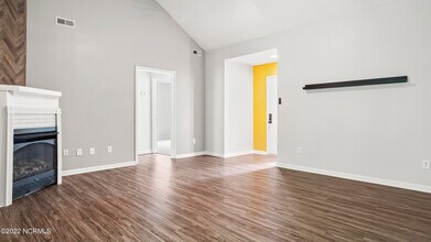 621 Clover Dr in Jacksonville, NC - Building Photo - Building Photo