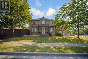 2 Checkerberry Crescent in Brampton, ON - Building Photo