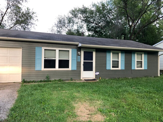 1800 Brook St in Lawrence, KS - Building Photo - Building Photo