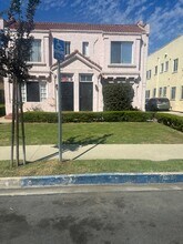 1937 1/2 S Harcourt Ave in Los Angeles, CA - Building Photo - Building Photo