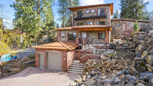 property at 720 S Garfield St
