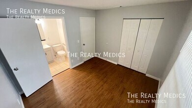 1984 Agora Cir SE in Palm Bay, FL - Foto de edificio - Building Photo