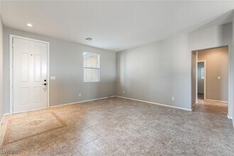 1364 Tranquil Skies Ave in Henderson, NV - Building Photo - Building Photo