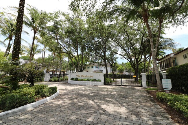 7961 SW 110th Ter in Miami, FL - Building Photo - Building Photo