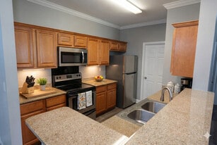 Ocean Springs Station in Ocean Springs, MS - Building Photo