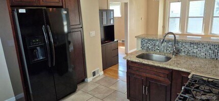 830 Knowles St in Royal Oak, MI - Building Photo - Building Photo