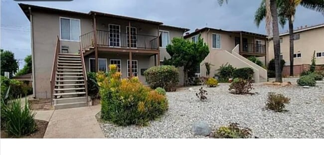 1373 N Altadena Dr, Unit 1373