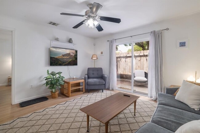 1422 Collier St in Austin, TX - Building Photo - Building Photo