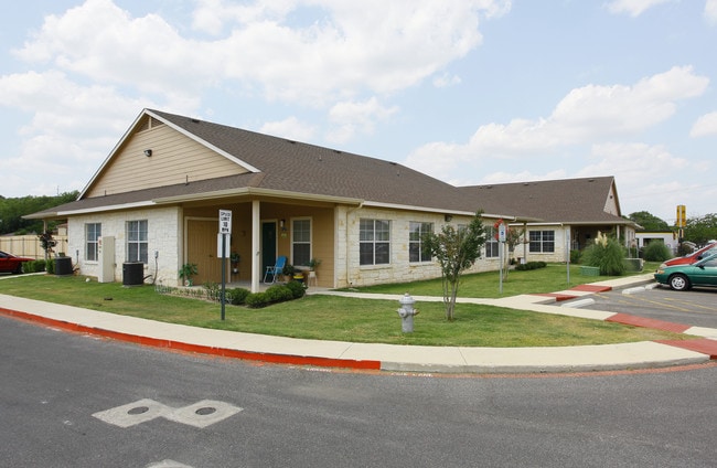 Landa Place Apartments in New Braunfels, TX - Building Photo - Building Photo