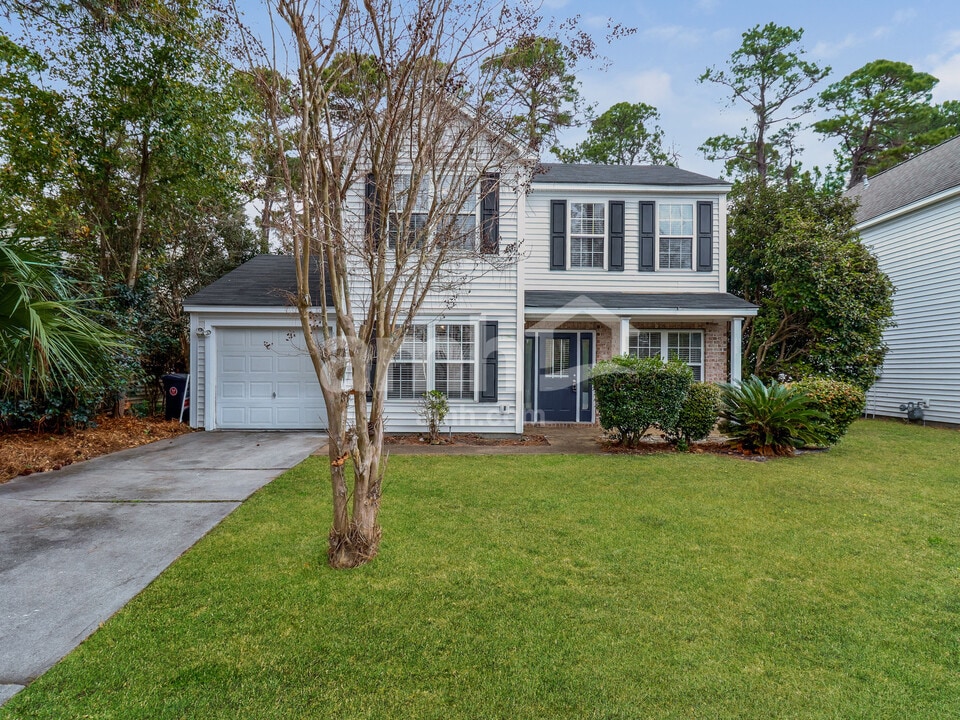 120 Lake Linden Dr in Bluffton, SC - Foto de edificio