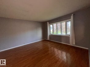 2114-2152 52 St NW in Edmonton, AB - Building Photo - Building Photo