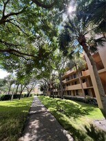 8592 W Sunrise Blvd in Plantation, FL - Building Photo