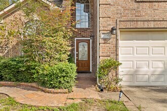 11130 Camino Oaks Dr in Houston, TX - Building Photo - Building Photo