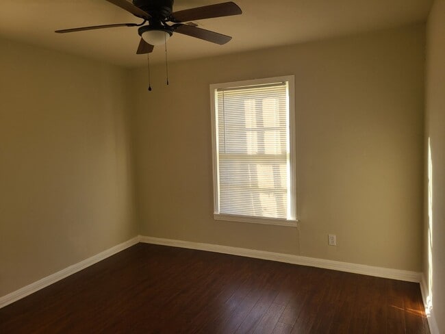 property at 1505 Alamo Ave