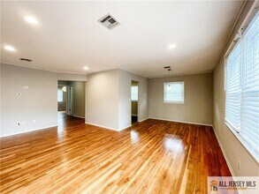 2105 St Georges Ave in Rahway, NJ - Building Photo - Building Photo