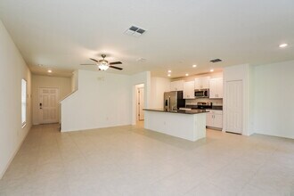 7308 Spring Snowflake Ave in Tampa, FL - Building Photo - Building Photo