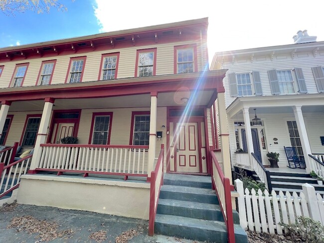 property at 305 W Waldburg St