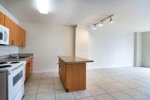 423 NE 23rd St in Miami, FL - Building Photo