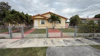 257 SW 78th Ave in Miami, FL - Building Photo