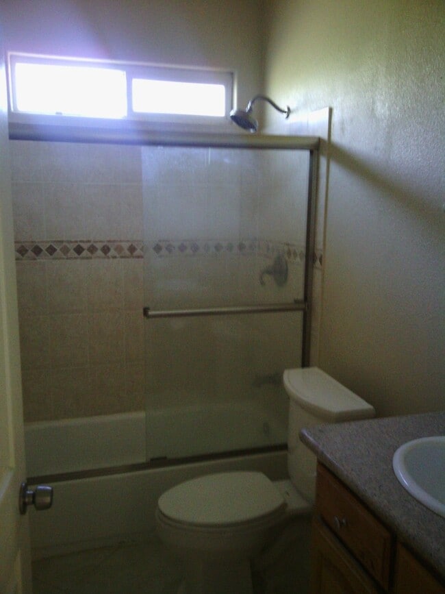 13509 Algonquin Rd in Apple Valley, CA - Building Photo - Building Photo