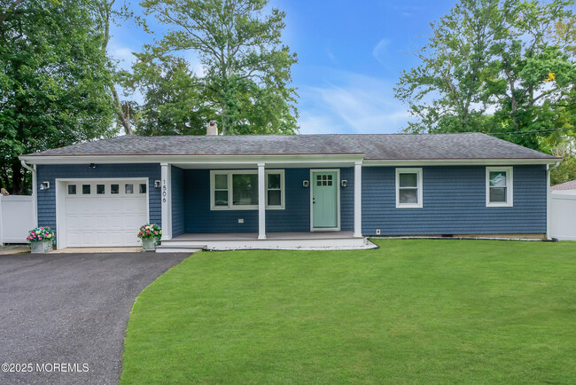 property at 1506 Evergreen Ave