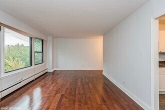 4880 N Marine Dr in Chicago, IL - Building Photo - Building Photo