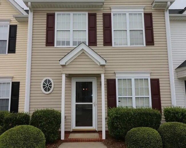 property at 3922 Woodcliff Dr
