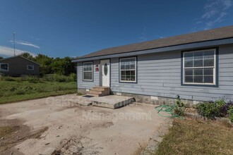 119 Windy Creek Ct in Springtown, TX - Building Photo - Building Photo