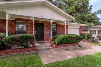 3011 Sand Dr in Huntsville, TX - Building Photo - Building Photo