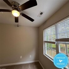 1041 W Barton St, Unit E in Greensboro, NC - Foto de edificio - Building Photo