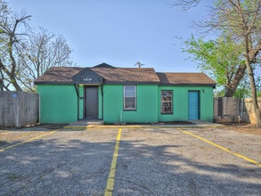 5810 NW 41st St in Warr Acres, OK - Building Photo - Building Photo