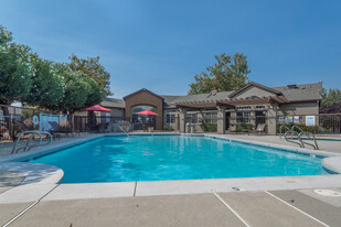 River Knolls Apartments