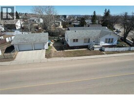 1232-1105 105 Ave in Dawson Creek, BC - Building Photo