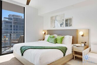 601 NE 1st Ave in Miami, FL - Building Photo - Building Photo