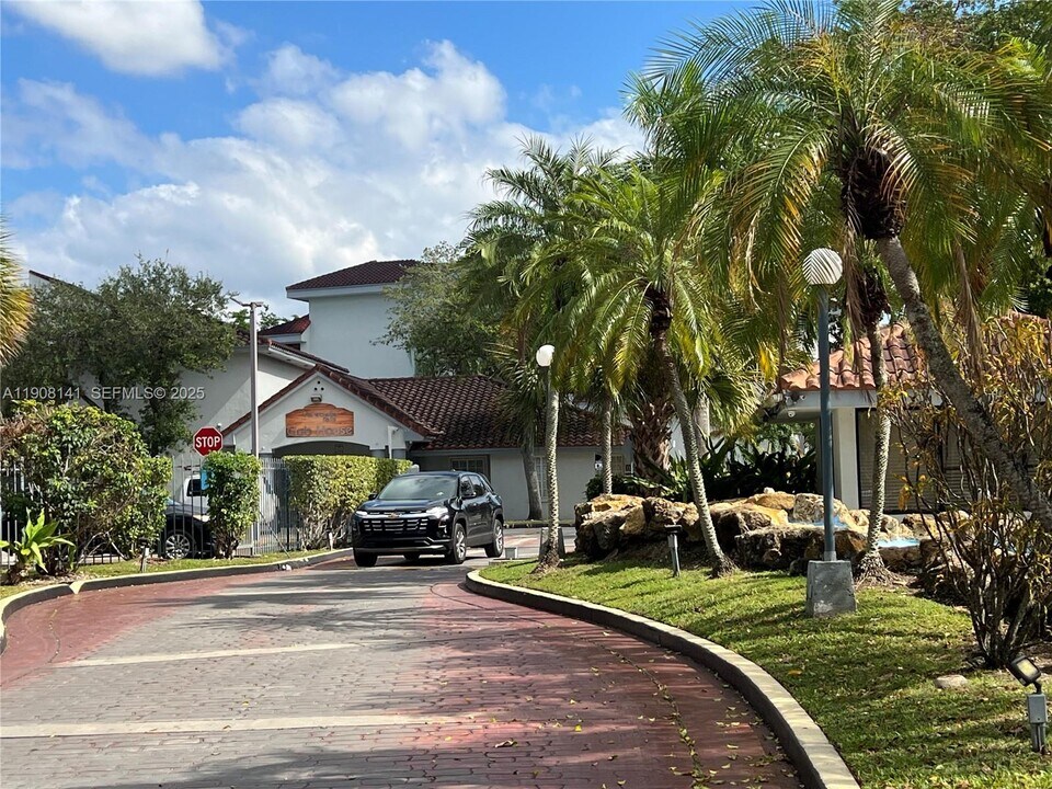 8205 SW 152nd Ave in Miami, FL - Building Photo