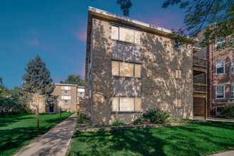 7019 N Ridge Blvd in Chicago, IL - Building Photo - Building Photo