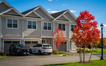 Townhomes at 285 in Woburn, MA - Building Photo - Building Photo