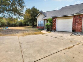 2906 Whisper Oaks Ln in Georgetown, TX - Foto de edificio - Building Photo