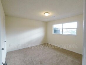 6553 Brittmoore Rd in Houston, TX - Building Photo - Building Photo