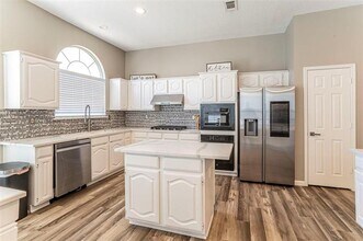 8409 Lake Bend Dr in Rowlett, TX - Building Photo - Building Photo