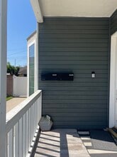 12321 Bombardier Ave in Norwalk, CA - Foto de edificio - Building Photo