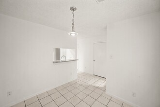 3987 Tanglewilde St in Houston, TX - Building Photo - Building Photo