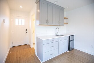 2579 SE Cora St in Portland, OR - Building Photo - Building Photo