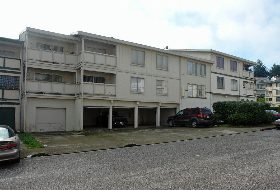 55 Ward Ct in Daly City, CA - Building Photo